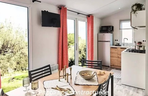 Cahagnolles House | Mobil-home Tribu 71m² (5 bedrooms 3 bathrooms) + terrace 11 persons