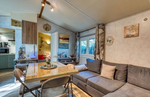 Gallargues-le-Montueux House | Mobile Home Rental Camping Les Amandiers