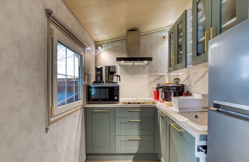 Gallargues-le-Montueux House | Mobile Home Rental Camping Les Amandiers