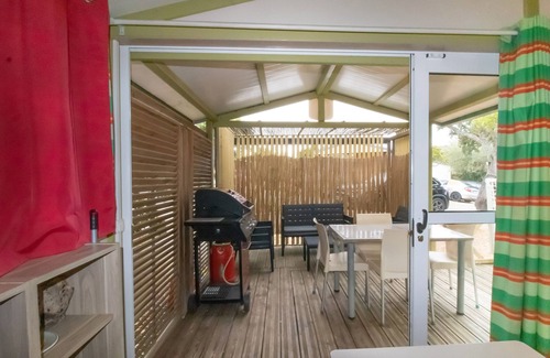 Pianotolli-Caldarello House | Mobile Home 'Chalet Confort A Proche De La Mer' with Shared Pool, Terrace and Air Conditioning