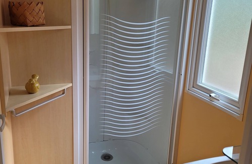 Saint-Cheron House | Mobile home 6 pers 3 chbres dans camping *** (vacances ou travailleurs)