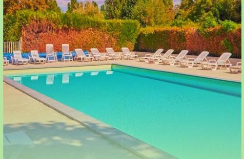 Ivry-la-Bataille Ski Chalet | Mobile home 6P XL Climatisation TV WIFI parcelle XXL au calme