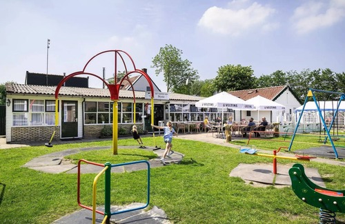 Wijckel House | Mobile-home | Comfort | 2 Bedrooms | 5 sleeps | Raised terrace