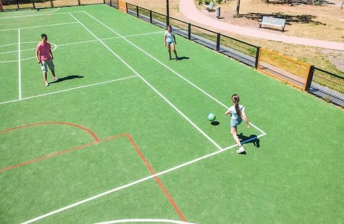 Sevenum House | Mobile-home | Comfort | 3 Bedrooms | 6 sleeps | Raised terrace | A/C