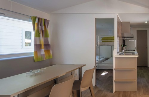Lavilledieu House | Mobile Home 'Confort B - 1-5 Persons' with Shared Pool, Private Terrace and Communal Garden