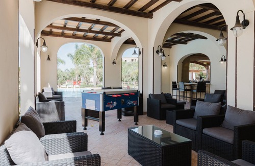 Mazara del Vallo House | Mobile Home 'Deluxe Large' with Shared Pool, Wi-Fi and Air Conditioning