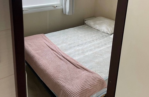 La Roque-d'Antheron Apartment | Mobile Home 'La Roque 139' with Shared Pool, Private Terrace and Air Conditioning