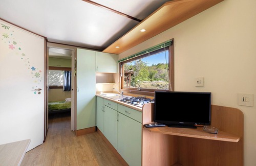 Pietra Ligure House | Mobile Home 'Pian Dei Boschi - Holiday Home 1' with Shared Pool, Wi-Fi and Air Conditioning