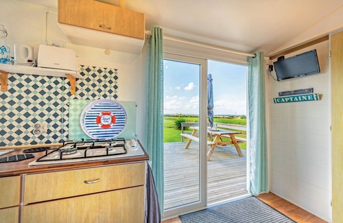 Cleder House | Mobile Home 'Ty Reuniou' with Sea View, Private Terrace and Private Garden