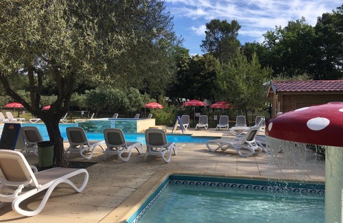 Sillans-la Cascade House | Mobilhome 2 Chambres Avec Terrasse