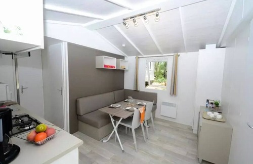 Saint-Paul-en-Foret House | Mobilhome Confort 29m² - 2 adults and 3 children air-conditioned 5 persons