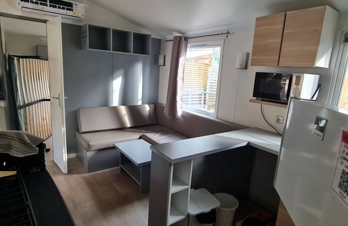 Nans-les-Pins House | Mobilhome Premium 3 Chambres 6p Camping Domaine Ste Baume Face à la Piscine