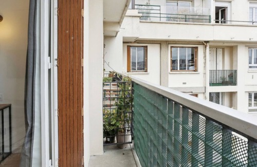 Republique–Point-du-Jour Apartment | Mobility lease - large studio - Paris