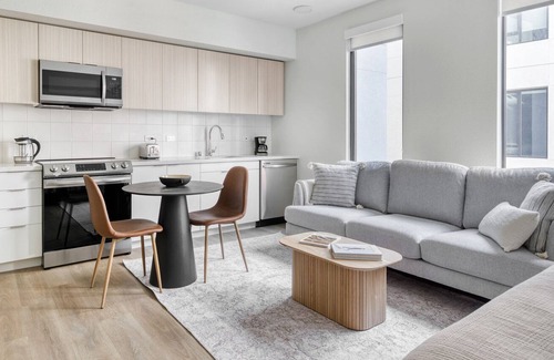 Downtown Berkeley Apartment | Mod Berkeley Studio w/ W/D & Coworking, walkable to BART, by Blueground