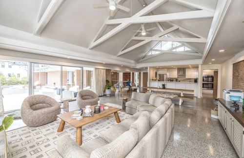 Landfall House | Mod Happy - a chic mid-century modern oasis