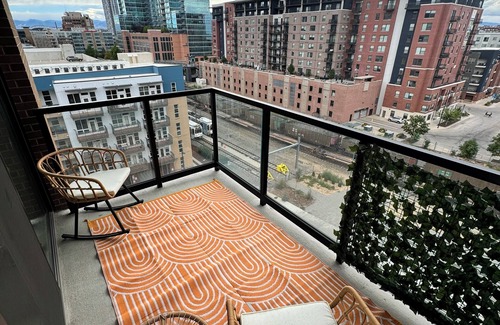 LoDo Apartment | Mod Lodo studio with balcony