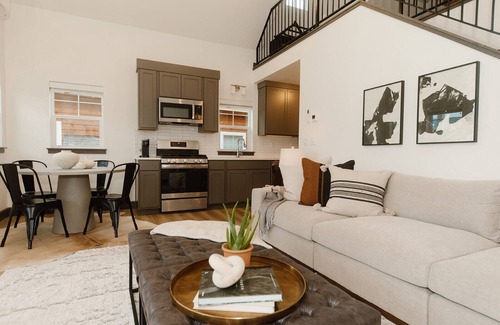 Dover Bay House | Mod lux bungalow, year round activities, lake living, ski Schweitzer