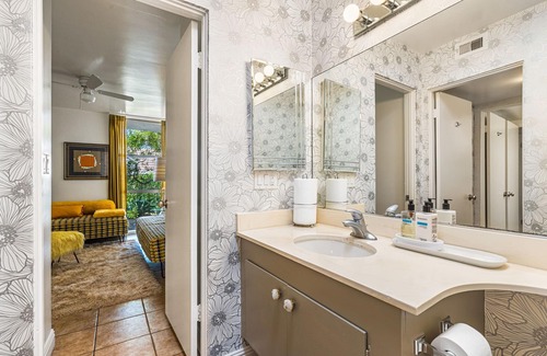 Magnesia Falls Cove Condo | Mod Mirage 60's Architectural Gem- glamorous tranquility by the mountains in RM!