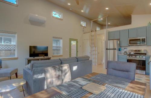 Larkspur House | Mod Pod