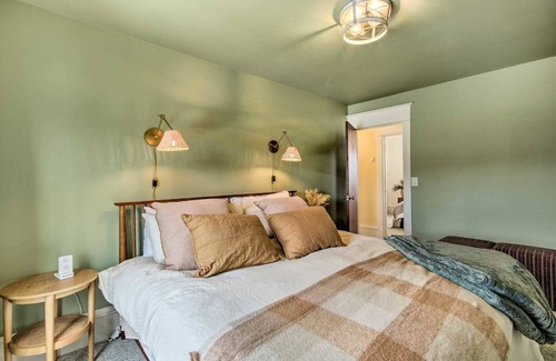 Red Lodge Cottage | Mod Style home with Private Hot Tub in the heart of Red Lodge