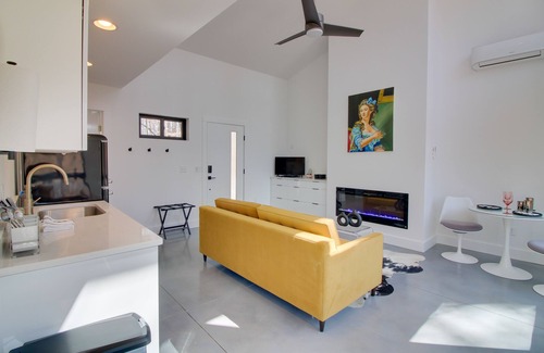 Cookeville Apartment | Mod Tennessee Cabin: 2 Mi to Cummins Falls!