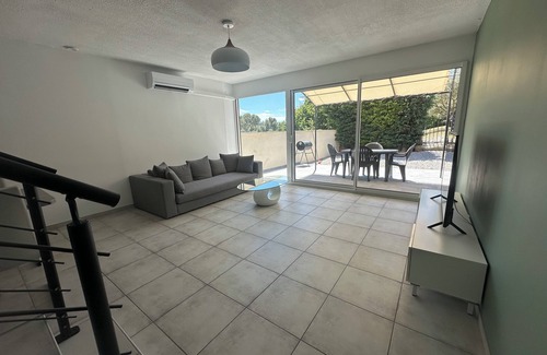 Chateau-Arnoux-Saint-Auban Cabin | Modern, air-conditioned and private barbecue