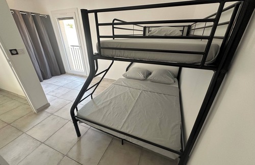 Chateau-Arnoux-Saint-Auban Cabin | Modern, air-conditioned and private barbecue