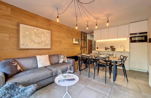 Saint-Martin-de-Belleville Apartment | Modern 2-Bdr Apmt, Near Slopes, Balcony, South/West Exposure