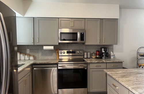 Sierra Vista House | Modern 1/2 Duplex in Sierra Vista