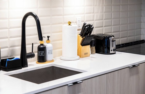 West Don Lands House | Modern 1 BDR 1.5 BTH Townhouse Distillery District