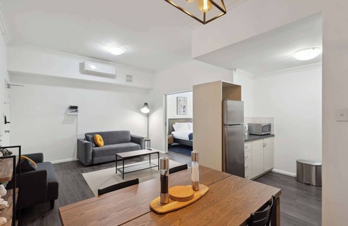 Northbridge Apartment | Modern 1-BDR Apt w/TV Projector