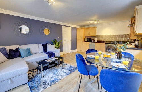 Leamington Spa Apartment | Modern 1 bed apartment, private courtyard terrace