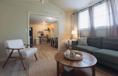 Johnson City Apartment | Modern 1 Bed Apartment in Johnson City