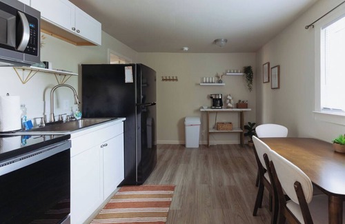 Johnson City Apartment | Modern 1 Bed Apartment in Johnson City