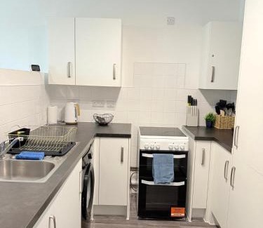 Livesey Apartment | Modern 1-Bed Flat, Sleeps 4