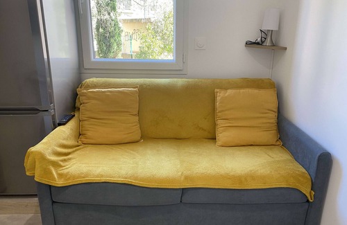 Balaruc-les-Bains Apartment | Modern 1-Bed Apt near Thau Lagoon, A/C & Internet, Close to Town Center