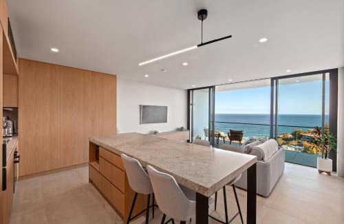 Tamarama Apartment | Modern 1-Bed with Tamarama Beach Views