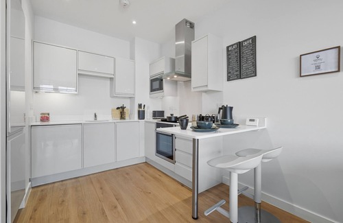 Potters Bar Apartment | Modern 1 Bedroom Apartment |16 minutes to Central London