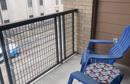 Central Business District Apartment | Modern 1-bedroom apartment with gym, WiFi centrally located in downtown Houston