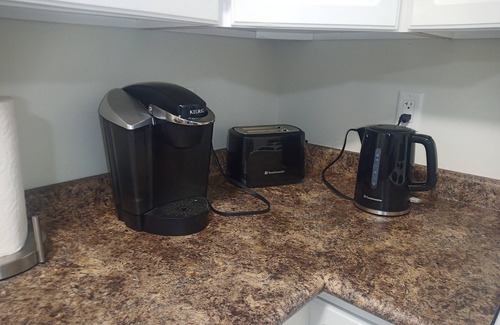 Regina Apartment | Modern 1 bedroom apartment with garage in serene Habour Landing, Regina.