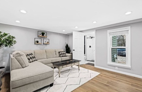 Plymouth Apartment | Modern 1 Bedroom Lower-Level Apartment in Plymouth