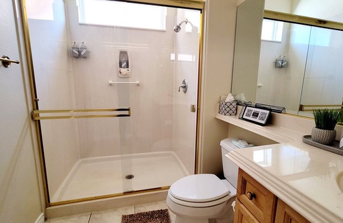 Wyeth Ranch Apartment | Modern 1 bedroom private suite - FREE parking on premises