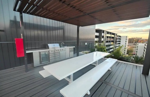 Dickson Apartment | Modern 1-bedroom Unit in Dicksonnear Shops