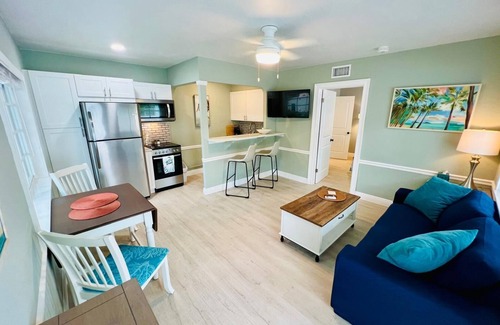 Lake Worth Apartment | Modern 1 bedroom villa just five minutes to the beach!