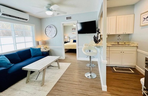 Parrot Cove Apartment | Modern 1 bedroom villa just five minutes to the beach!