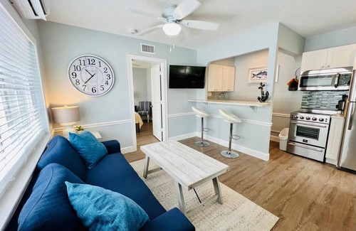 Parrot Cove Apartment | Modern 1 bedroom villa just five minutes to the beach!