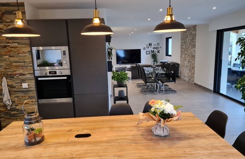 Saint-Jean Villa | Modern 180m2 air-conditioned villa near Cannes