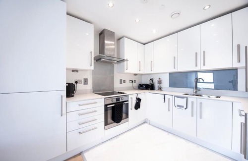 Wembley Park Apartment | Modern 12th Floor | Balcony Striking London View