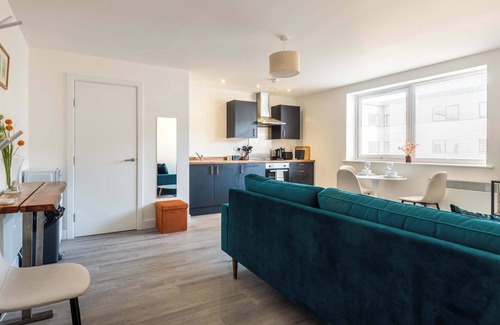Eastleigh Apartment | Modern 1BED Apartment in Bradford