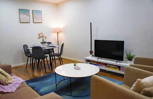 Parramatta Apartment | Modern 1BR Apartment, Parramatta CBD includes: Gym + Game Room + Free Parking